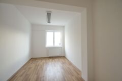Kiadó raktár Győr Kandó u. 7